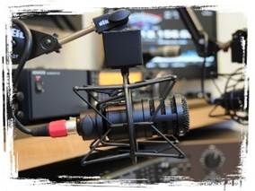 Afbeelding met Hoofdtelefoon, Geluidsapparatuur, Elektronisch apparaat, elektronica

Door AI gegenereerde inhoud is mogelijk onjuist.